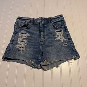 American Eagle Curvy Hi-Rise Shortie Next Level Stretch Distressed Denim Shorts